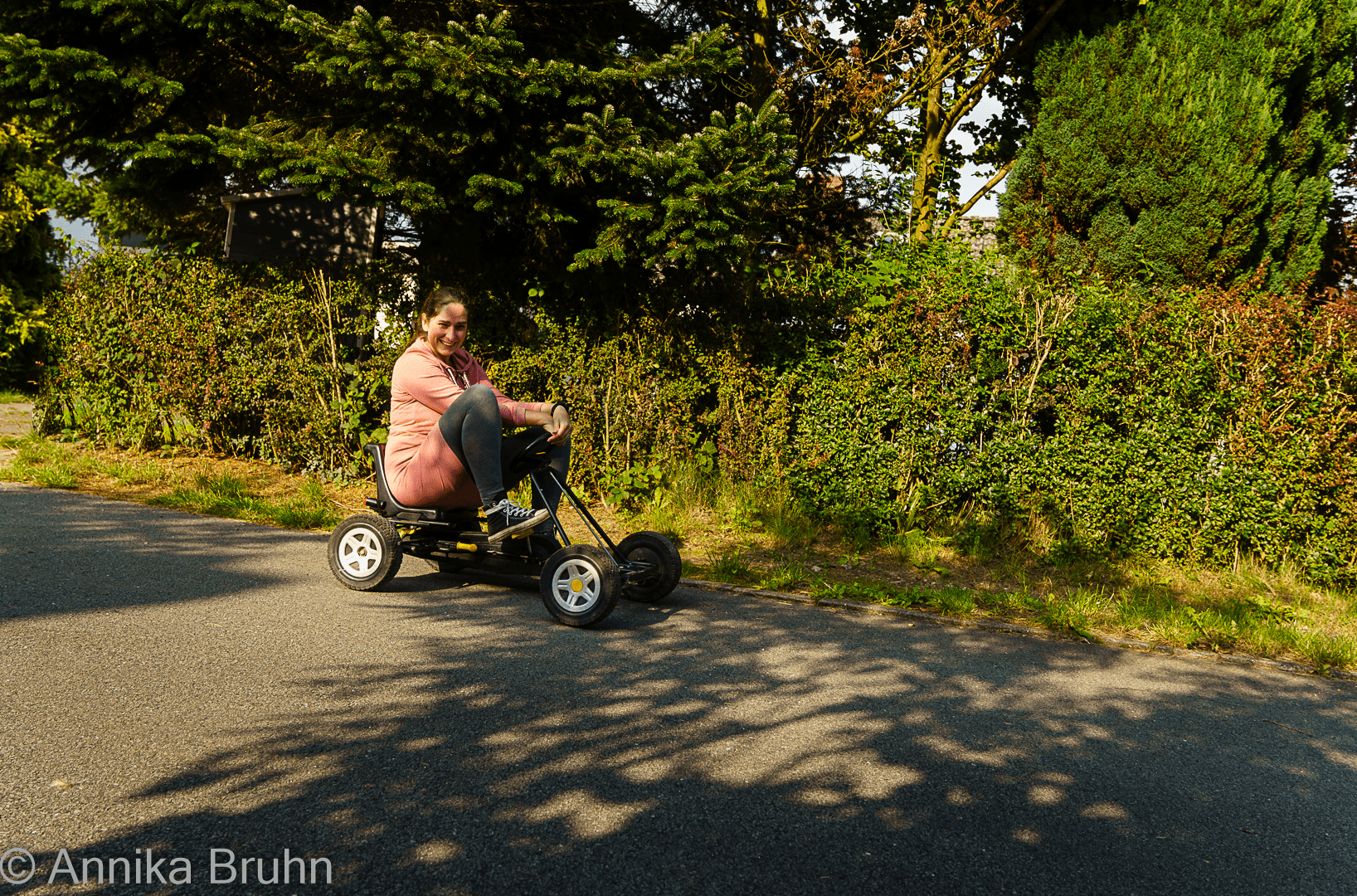 Annika auf dem Go-Kart!
